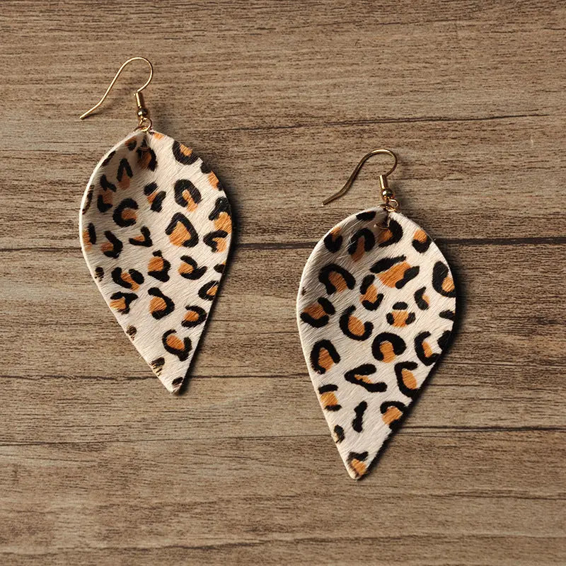 Cross-border European and American leopard print earrings fashionable horse hair leopard print leather leaf earrings jewelry cowhide earrings AQP-STORE