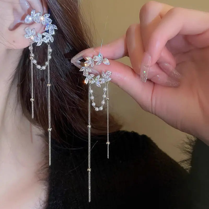 Niche design diamond-encrusted moon tassel ear bone clip without pierced earrings high-end light luxury versatile ear clip long earrings AQP-STORE