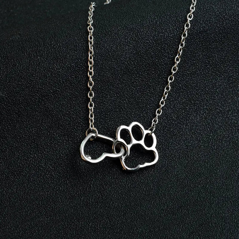 2023 Hot selling Jewelry Fashion Dog Claw Heart shaped Pendant Necklace European and American Alloy Short Necklace AQP-STORE