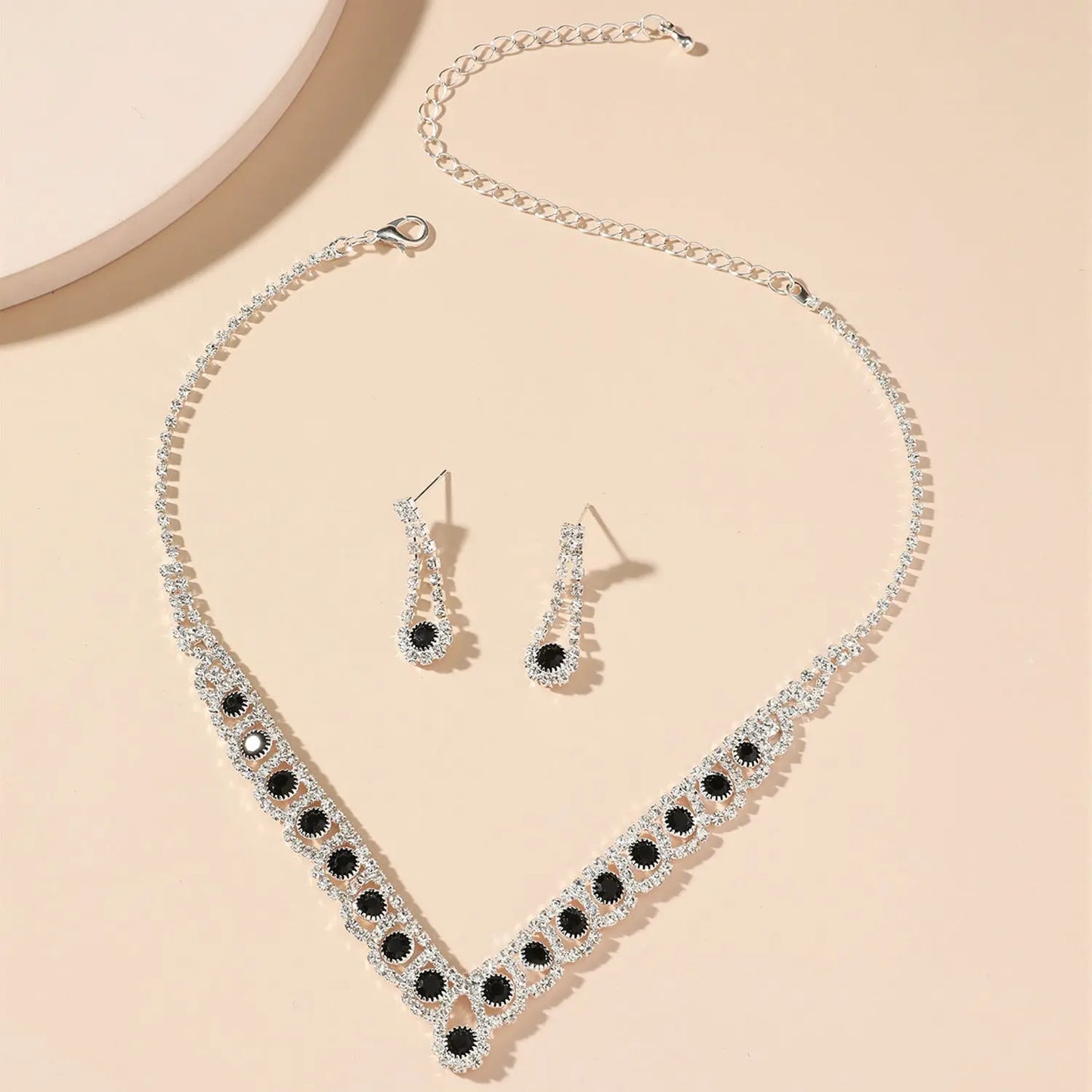 Necklace and earring set with European and American style woven rhinestone collarbone necklace, bridal accessory chain with diamond inlaid banquet set chain AQP-STORE
