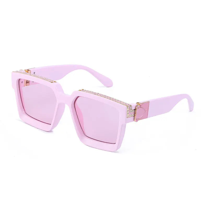 Stylish sunglasses with a large, diamond-studded frame AQP-STORE