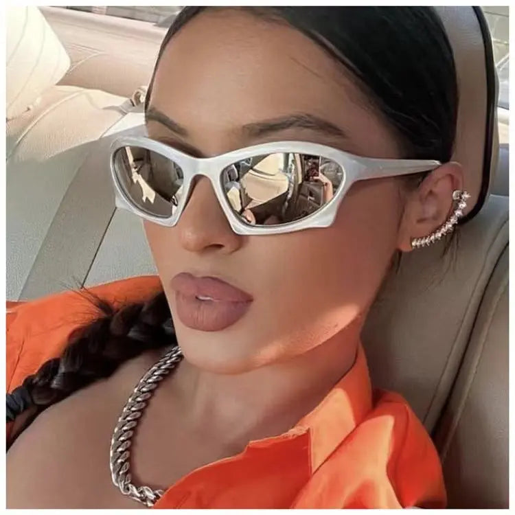Y2K sunglasses feature a punk-style aesthetic AQP-STORE