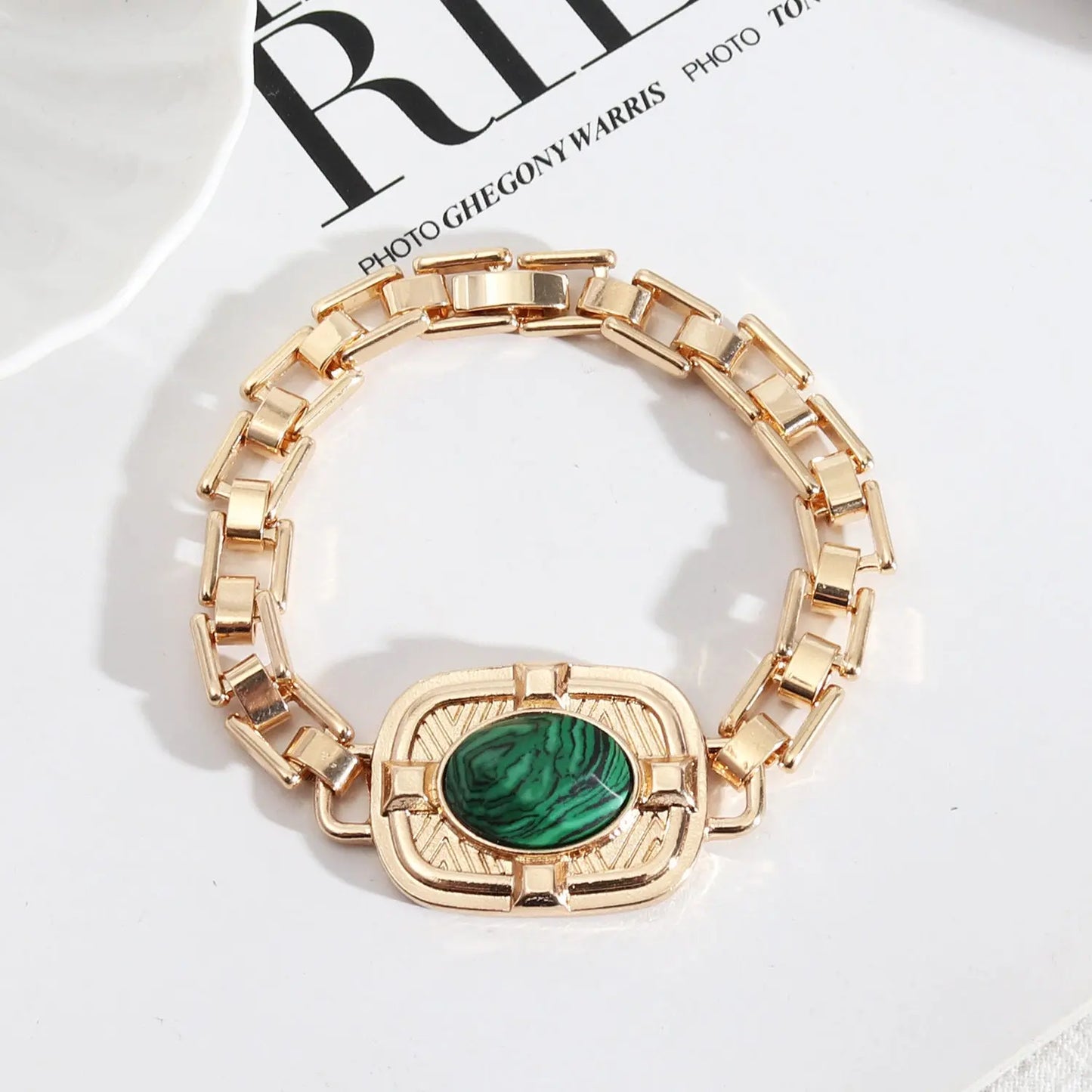 Trendy design and development of European and American style jewelry, alloy texture chain, fashionable personality, peacock stone bracelet for women AQP-STORE