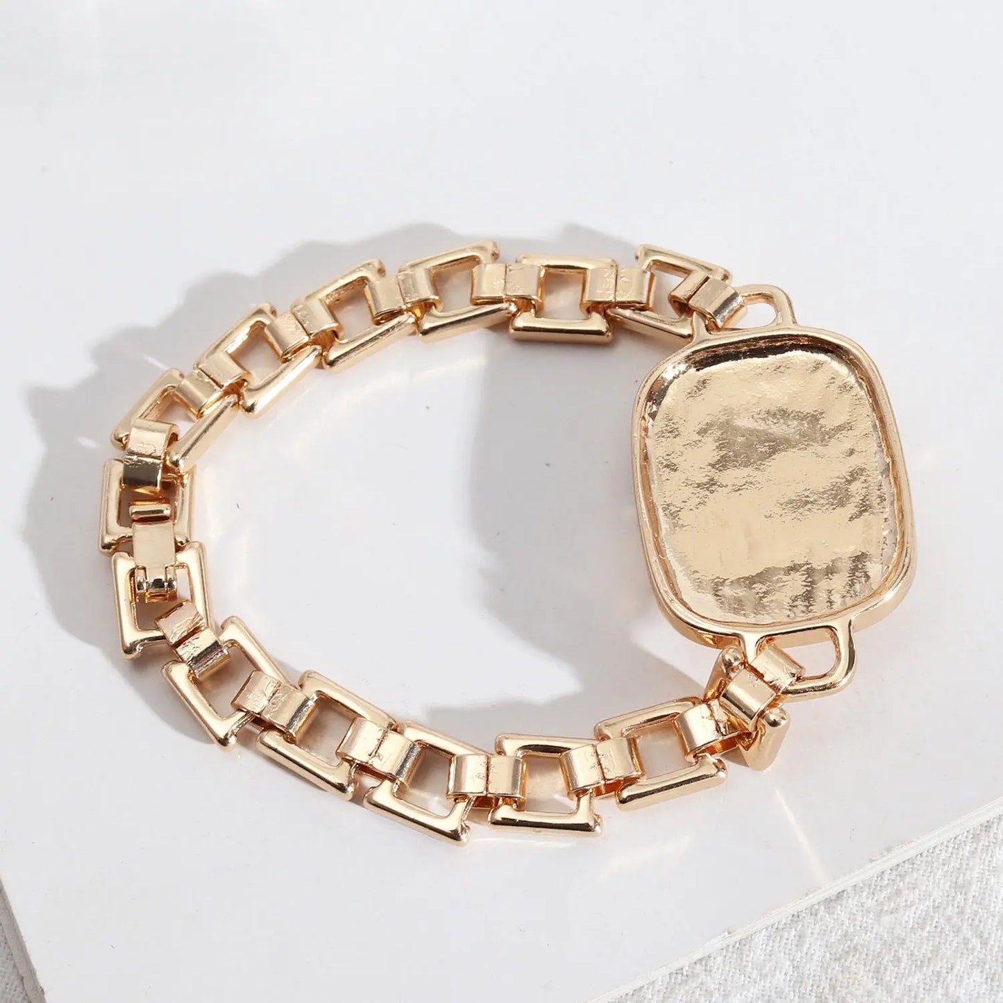 Trendy design and development of European and American style jewelry, alloy texture chain, fashionable personality, peacock stone bracelet for women AQP-STORE