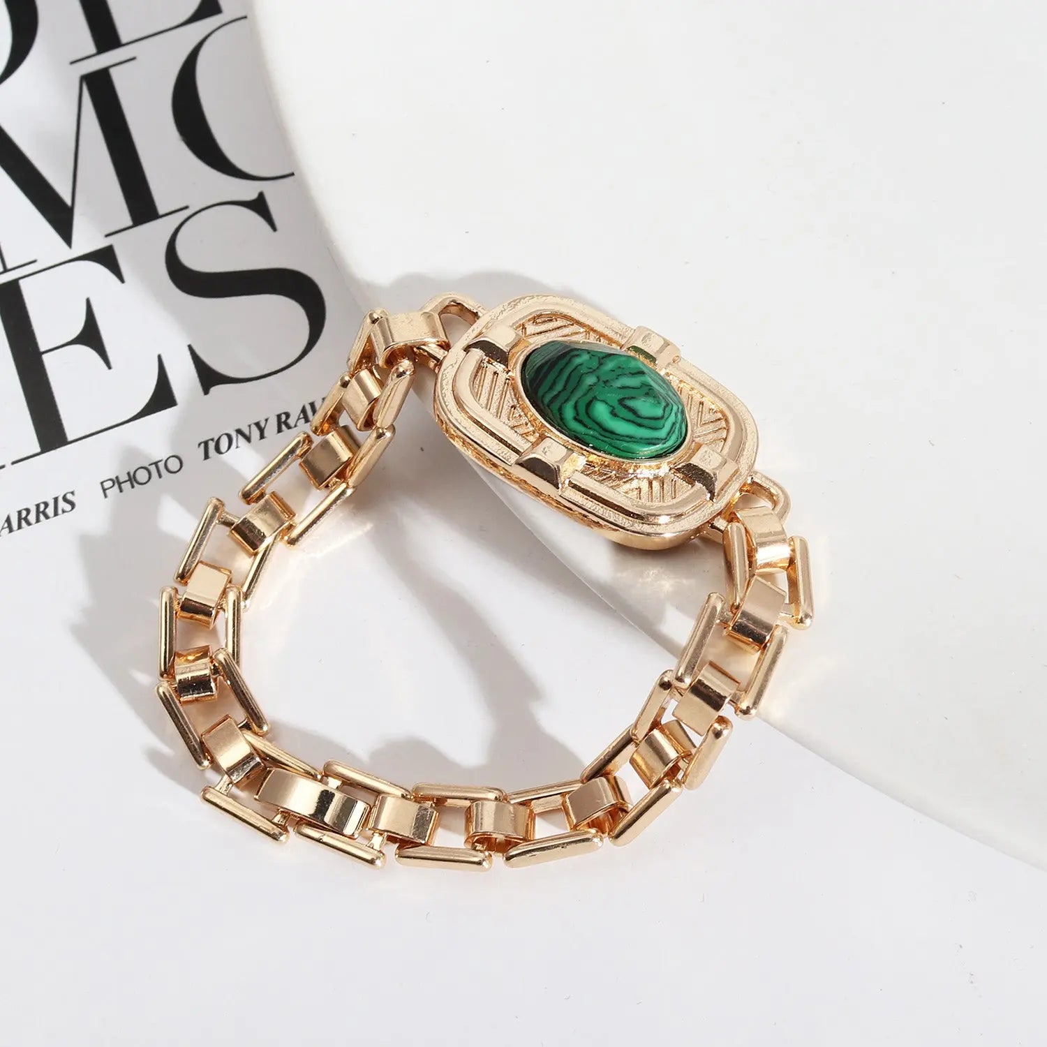 Trendy design and development of European and American style jewelry, alloy texture chain, fashionable personality, peacock stone bracelet for women AQP-STORE