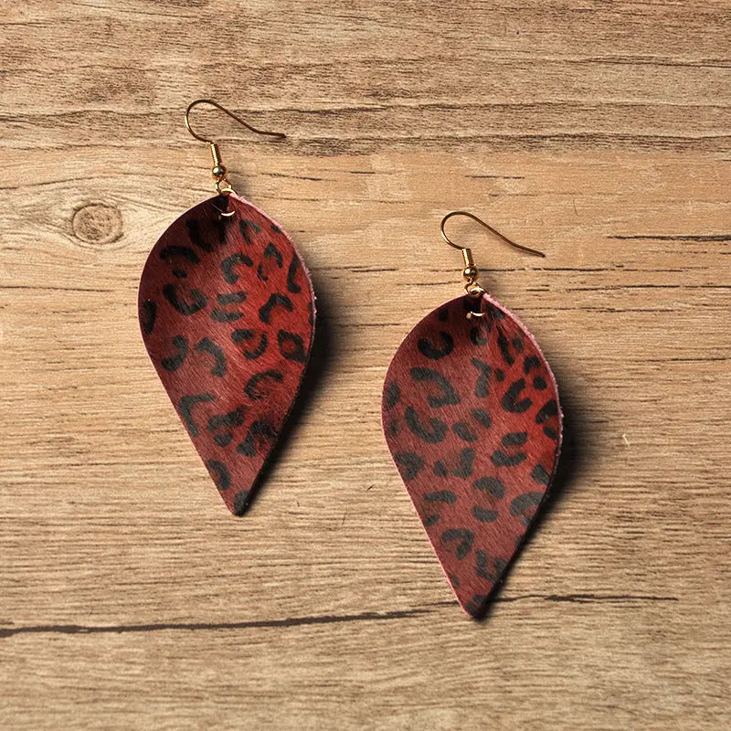 Cross-border European and American leopard print earrings fashionable horse hair leopard print leather leaf earrings jewelry cowhide earrings AQP-STORE