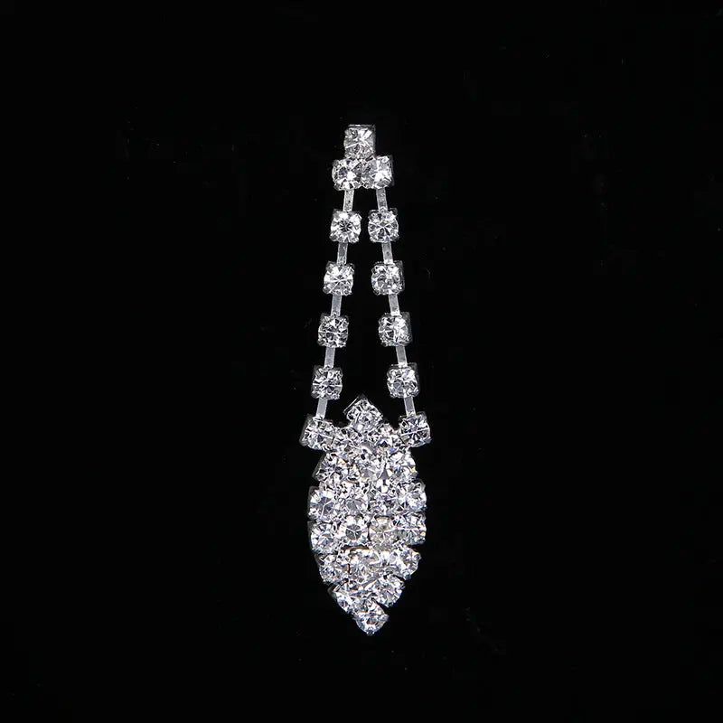 Wholesale of European and American trendy minimalist necklaces, earrings, bridal wedding accessories, diamond leaf shaped neckchain sets AQP-STORE