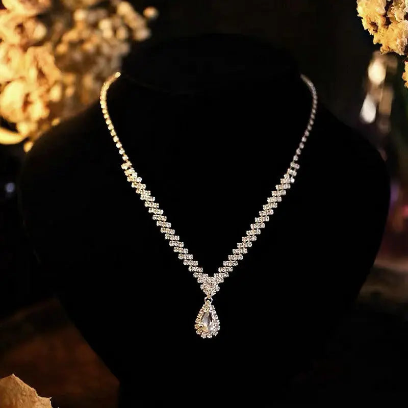 European and American Fashion Irregular Necklace Earring Bracelet Set Amazon Hot selling Full Diamond Claw Chain Water Diamond Three Piece Set AQP-STORE