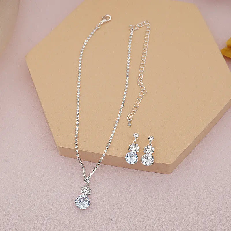 Cross border Hot Selling Exquisite Claw Chain Necklace Earring Set with Two Pieces Crystal Water Diamond Claw Bone Chain Dinner Accessories for Women AQP-STORE