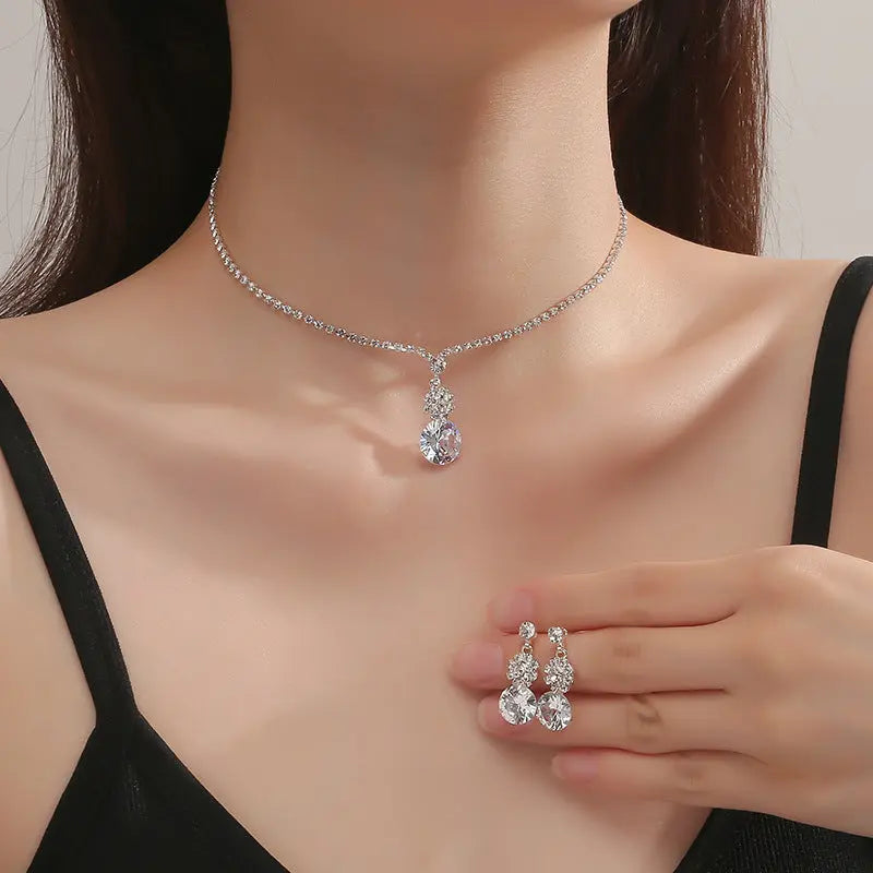 Cross border Hot Selling Exquisite Claw Chain Necklace Earring Set with Two Pieces Crystal Water Diamond Claw Bone Chain Dinner Accessories for Women AQP-STORE