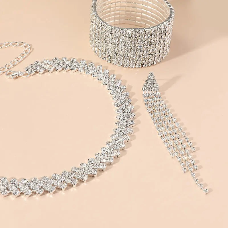 European and American fashion irregular necklaces, Amazon's best-selling full diamond claw chain bracelets, earrings, necklaces, water diamonds, three piece set AQP-STORE