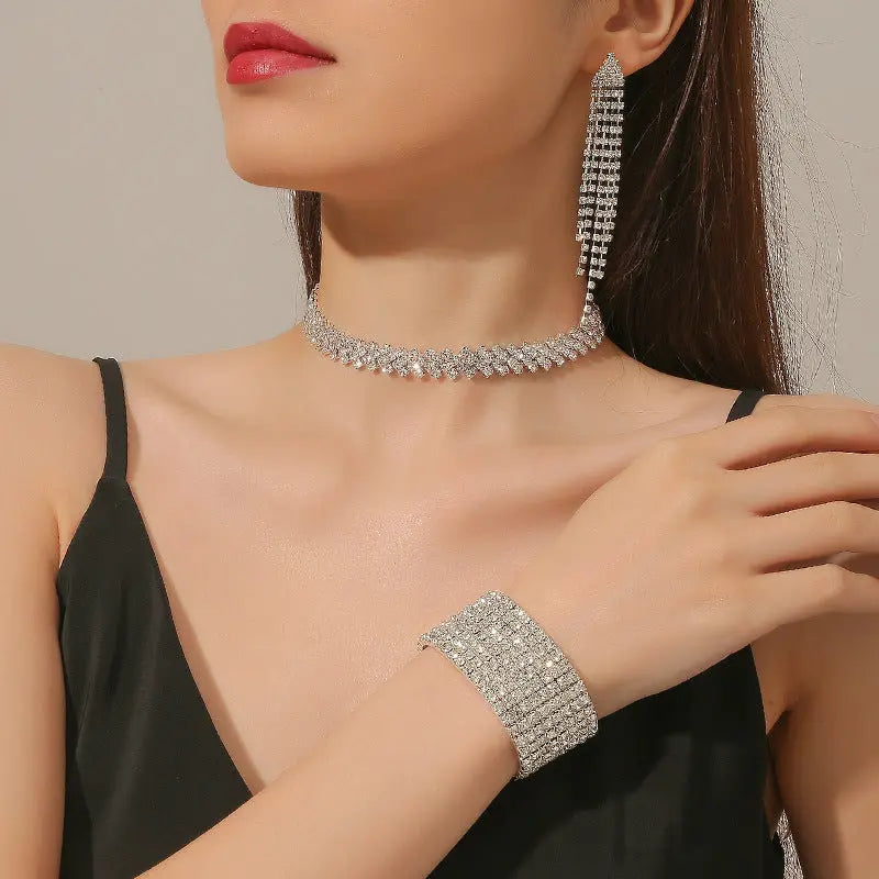 European and American fashion irregular necklaces, Amazon's best-selling full diamond claw chain bracelets, earrings, necklaces, water diamonds, three piece set AQP-STORE