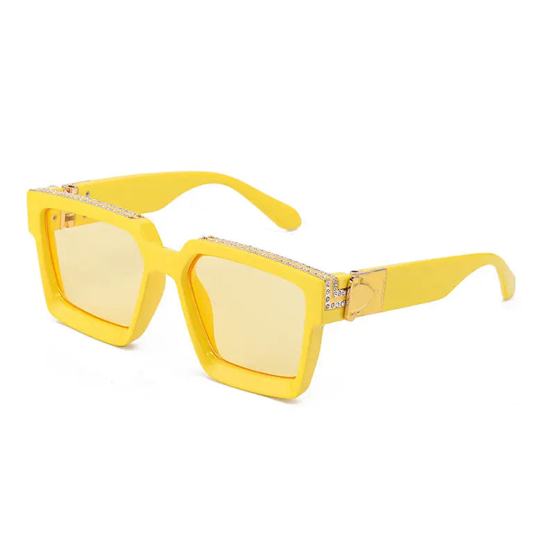 Stylish sunglasses with a large, diamond-studded frame AQP-STORE